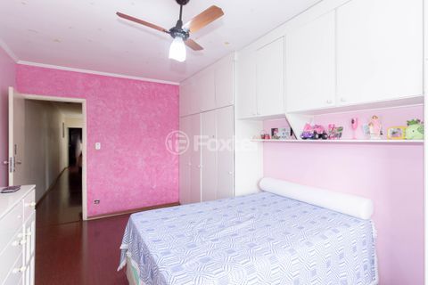 Image 22 - 887787