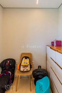 Image 10 - 887863