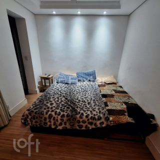 Image 1 - 887879