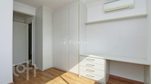 Image 19 - 887901