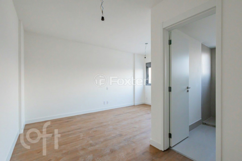 Image 10 - 887931