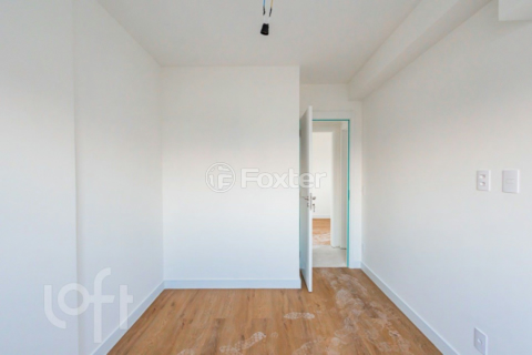 Image 7 - 887931