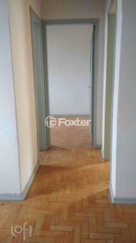 Image 6 - 887941