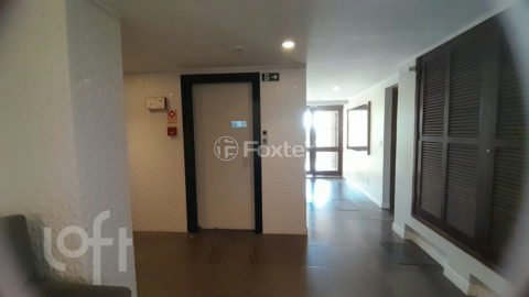 Image 35 - 887980
