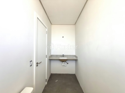Image 21 - 887987