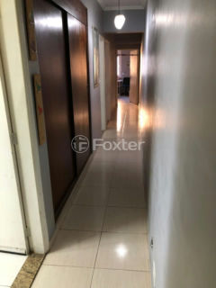 Image 7 - 888001