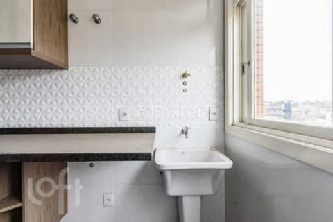 Image 7 - 888375