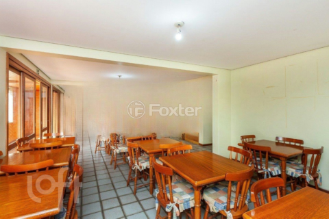 Image 31 - 888375