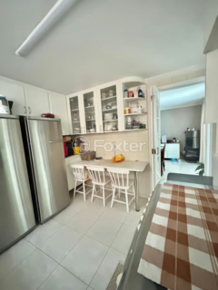 Image 7 - 888478
