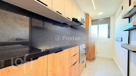 Image 7 - 888506