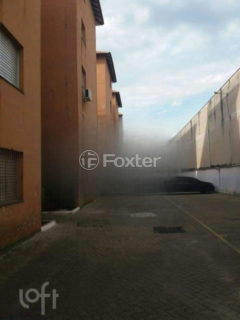 Image 21 - 888555