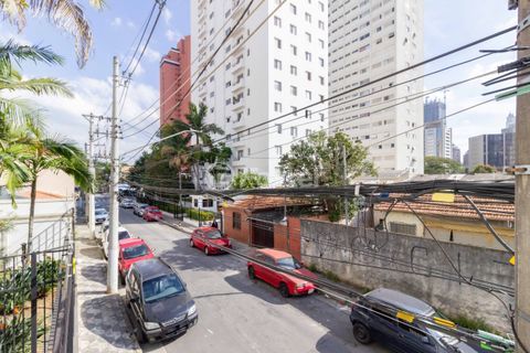 Image 24 - 888620