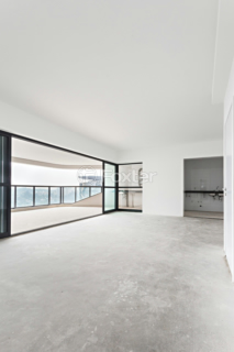 Image 11 - 888627