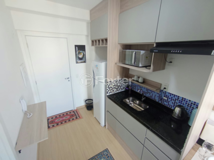 Image 7 - 888661