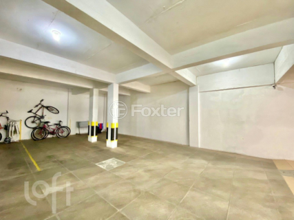 Image 7 - 888670