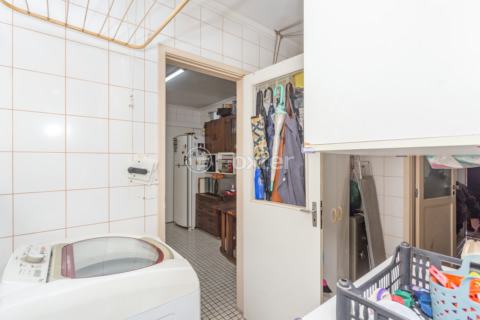 Image 26 - 888688