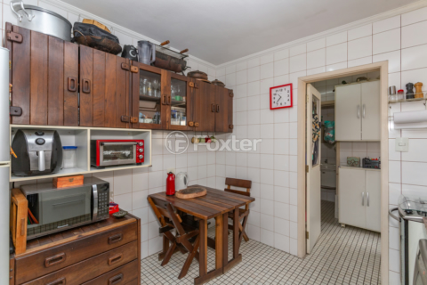 Image 29 - 888688