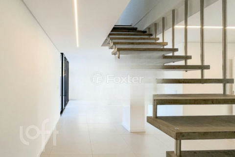 Image 3 - 888758