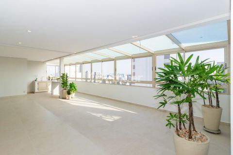 Image 3 - 888770