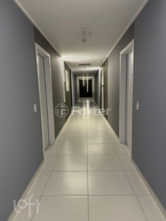 Image 11 - 888803