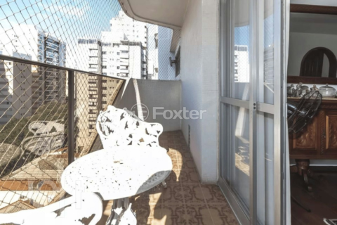 Image 3 - 888905