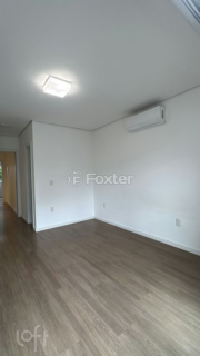 Image 7 - 888961