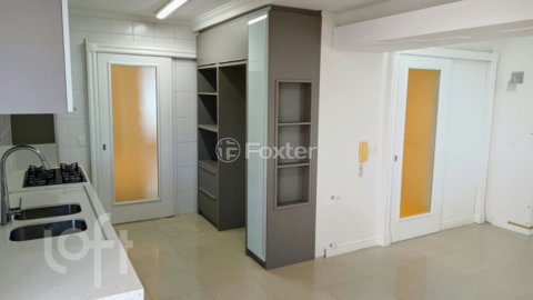 Image 8 - 889006