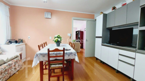 Image 11 - 889008