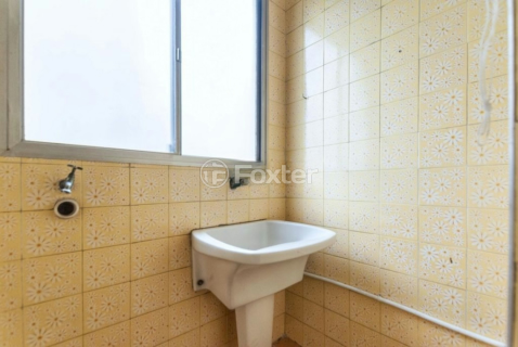 Image 7 - 889078