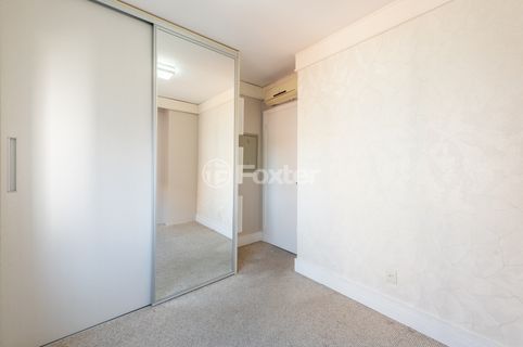 Image 16 - 889174