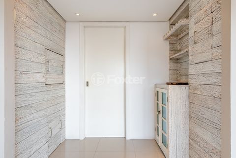 Image 7 - 889259