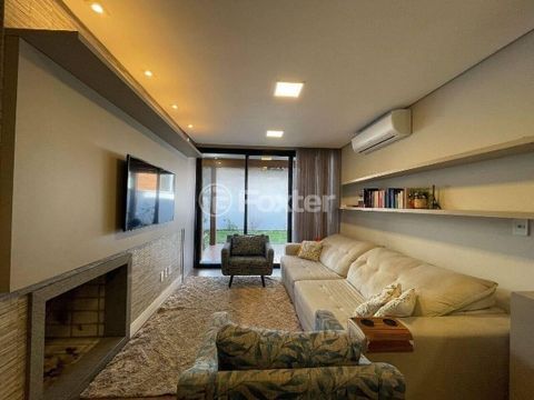 Image 7 - 889356