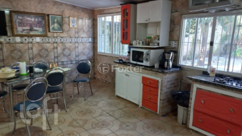 Image 9 - 889501
