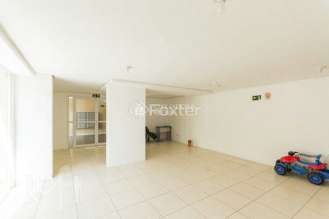 Image 39 - 889517