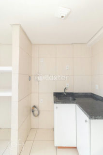 Image 5 - 889517
