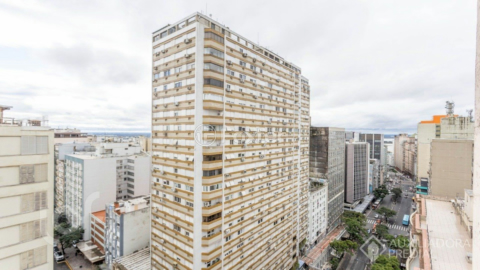 Image 9 - 889525