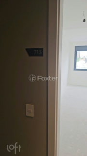 Image 3 - 889566