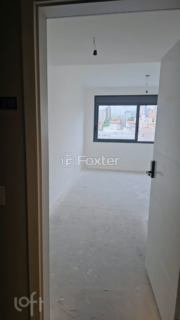 Image 2 - 889566
