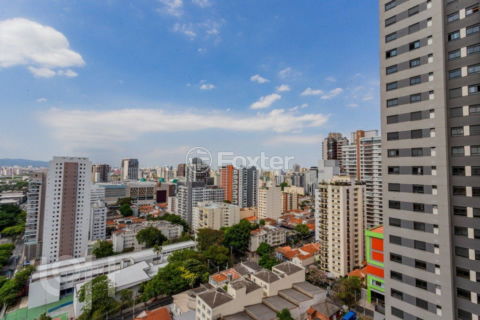 Image 32 - 889601