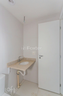 Image 10 - 889601