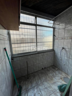 Image 9 - 889658