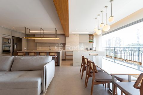 Image 7 - 889662