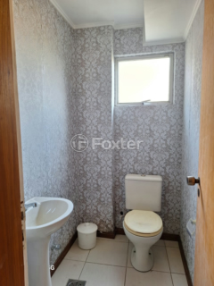 Image 6 - 889668
