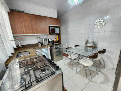 Image 3 - 889916