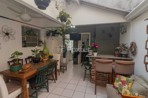Image 33 - 889935