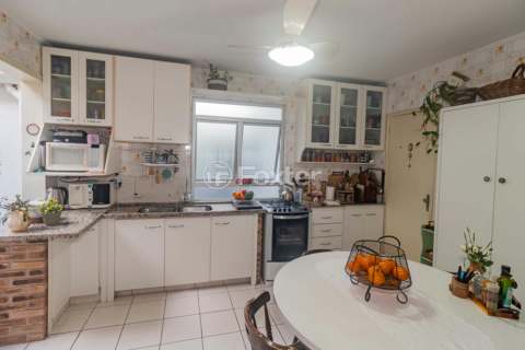 Image 35 - 889935