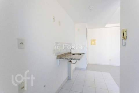 Image 7 - 889945