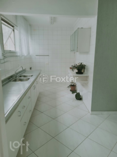 Image 2 - 889987