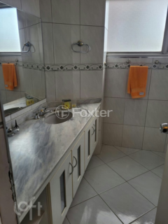 Image 7 - 889987