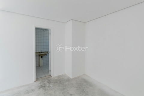 Image 42 - 890032